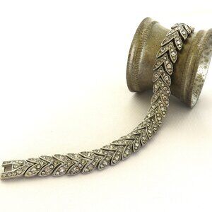 Silver Rhinestone Serpentine Link Bracelet 7".........126